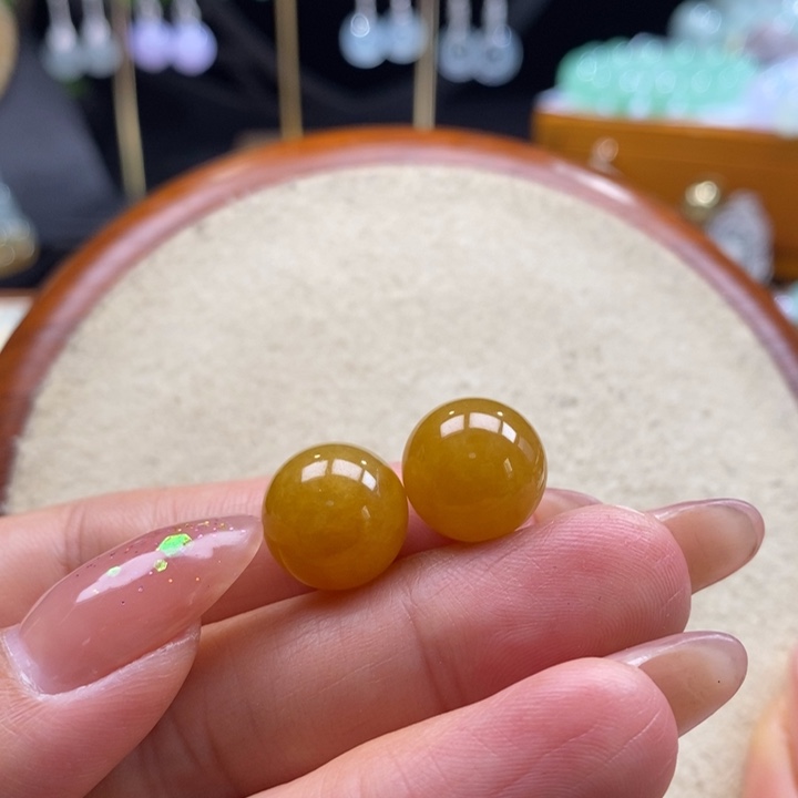 翡翠吊坠(不含链)未镶嵌多样性发其一（只发一颗）