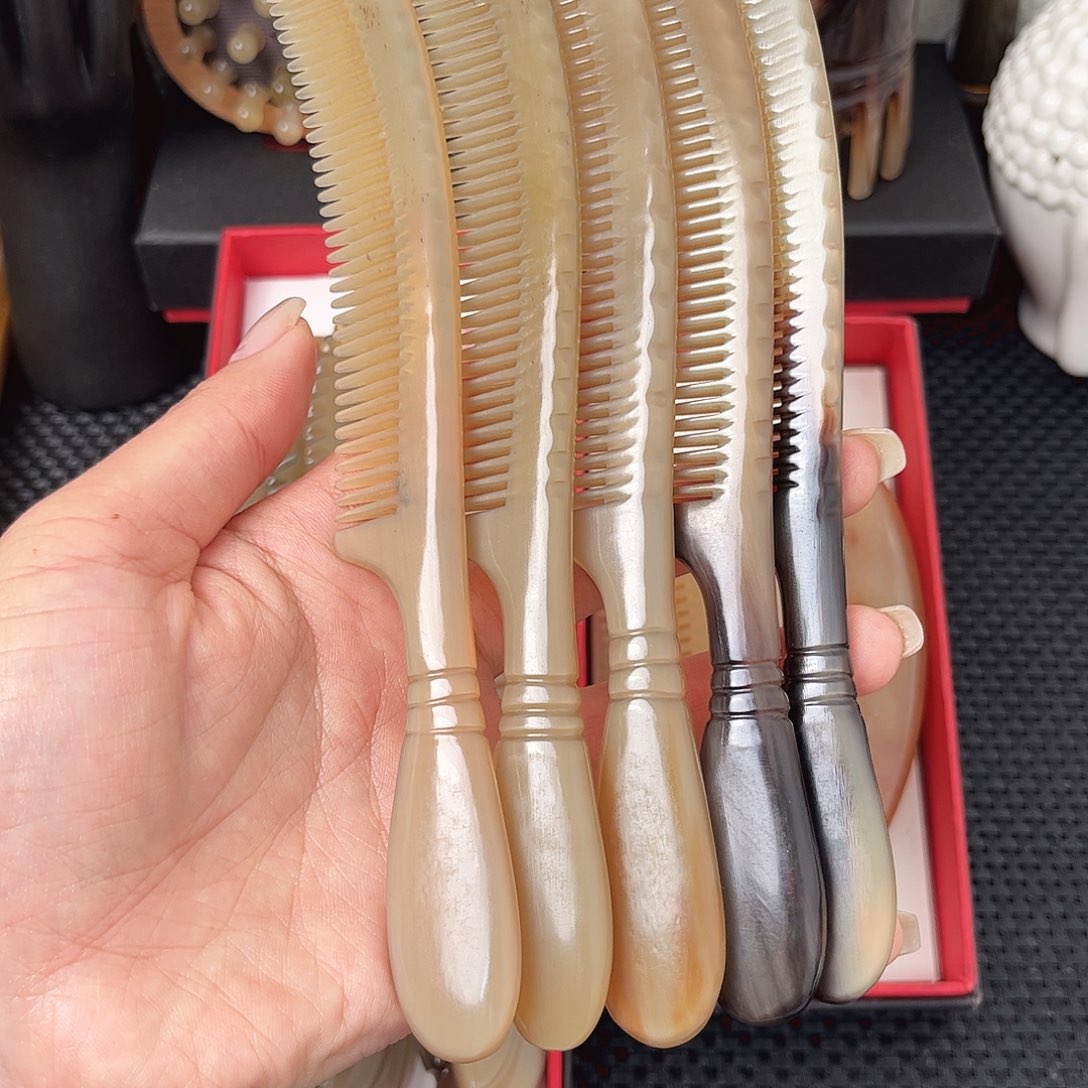 纯手工制作纯牛角梳子