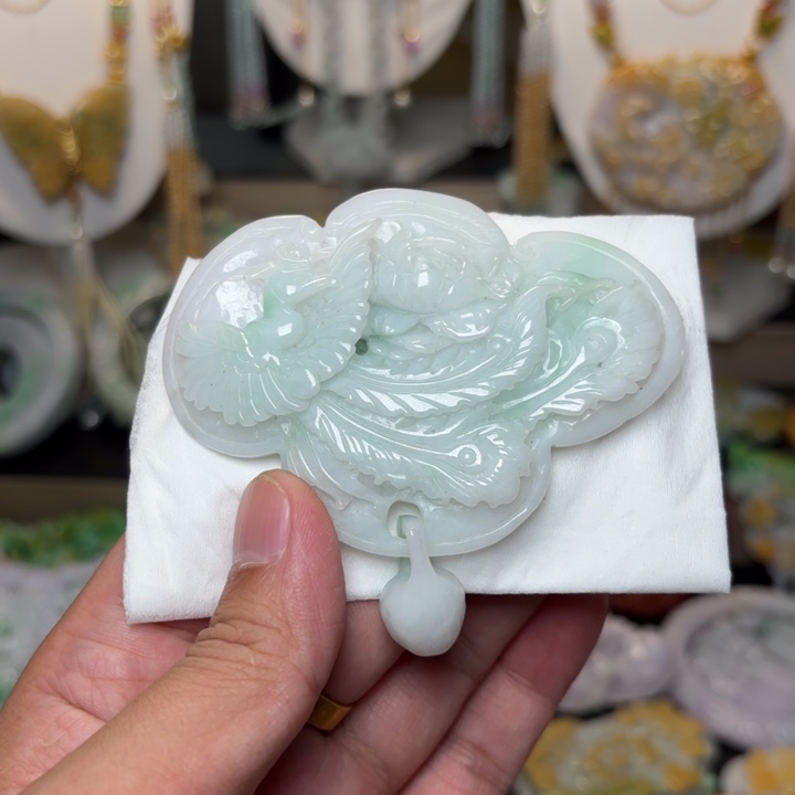 翡翠未镶嵌颈饰吊坠