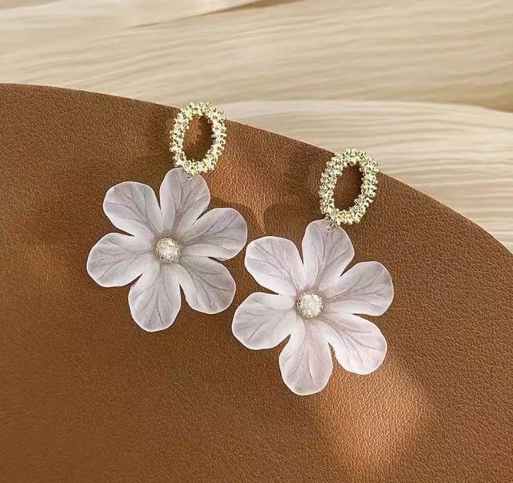 【浠儿姐姐】白色小清新花朵耳钉日韩搭配设计感