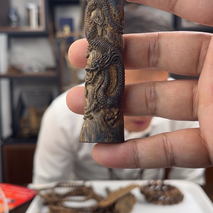 大***u沉香沉香碎屑奇楠龙无事牌