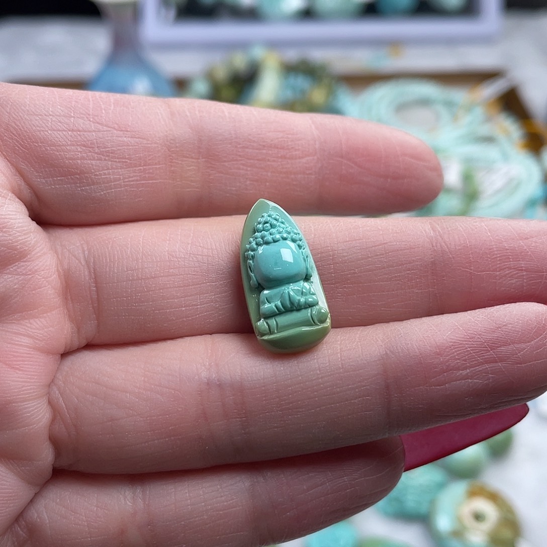 绿松石未镶嵌珠宝奇石