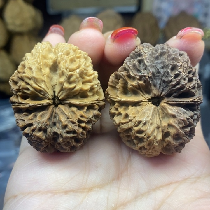 文玩核桃吊坠45七彩貔貅微瑕