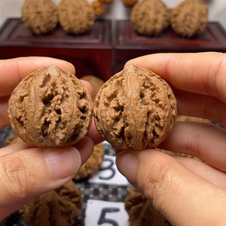 嘻***嘻吊坠文玩核桃秦岭核桃