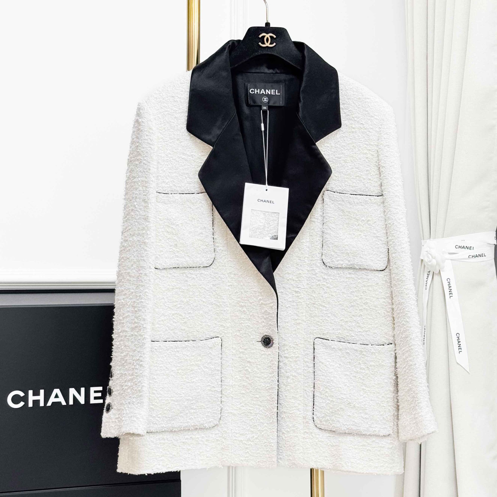 99新 Chanel/香奈儿 34码22P黑白拼色翻领四口袋西装外套