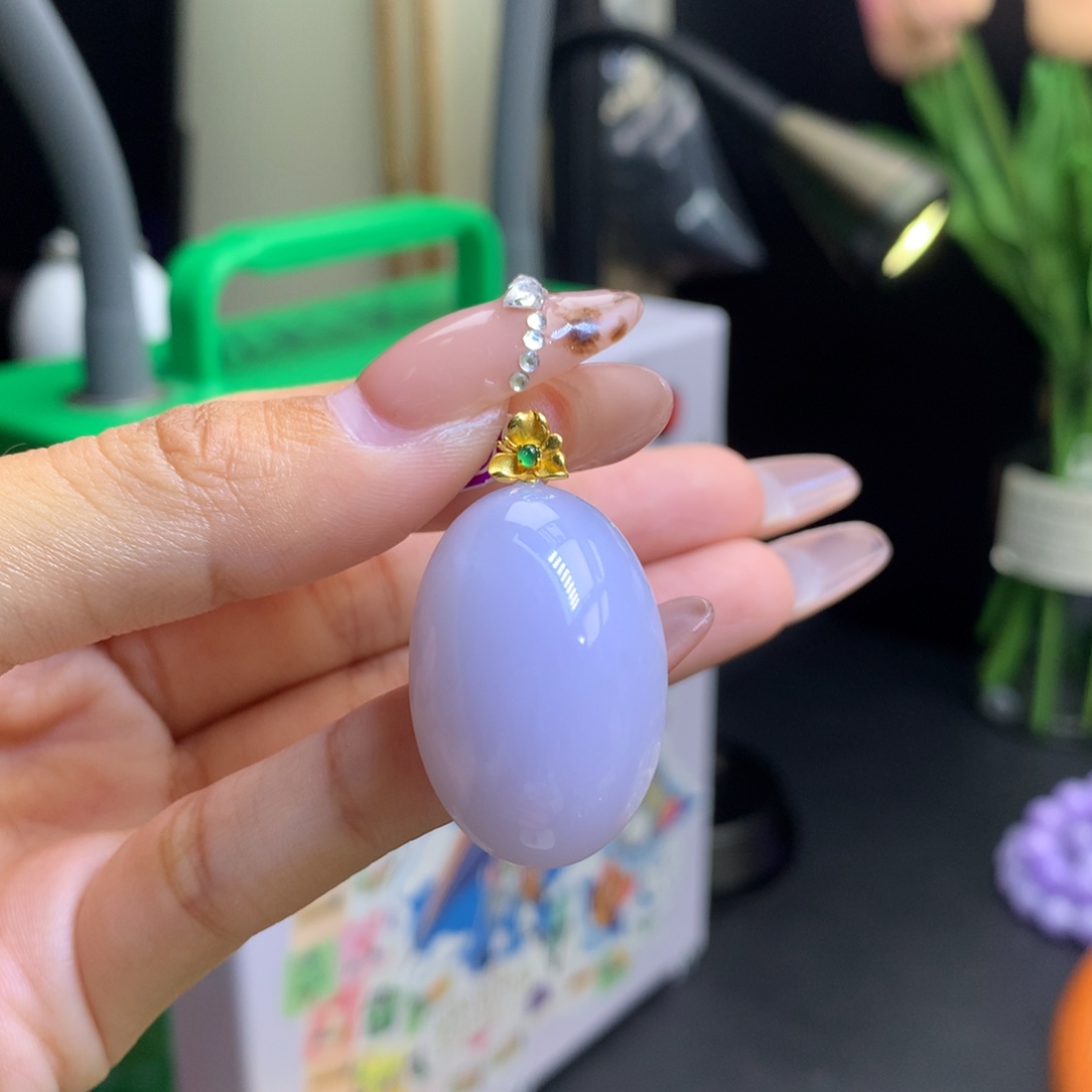 翡翠18K金镶嵌颈饰