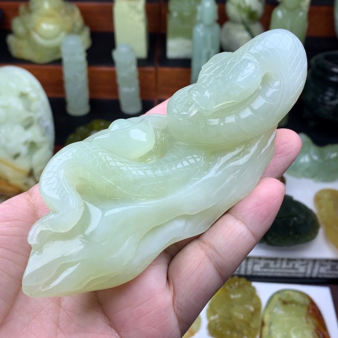 岫玉手把件未镶嵌