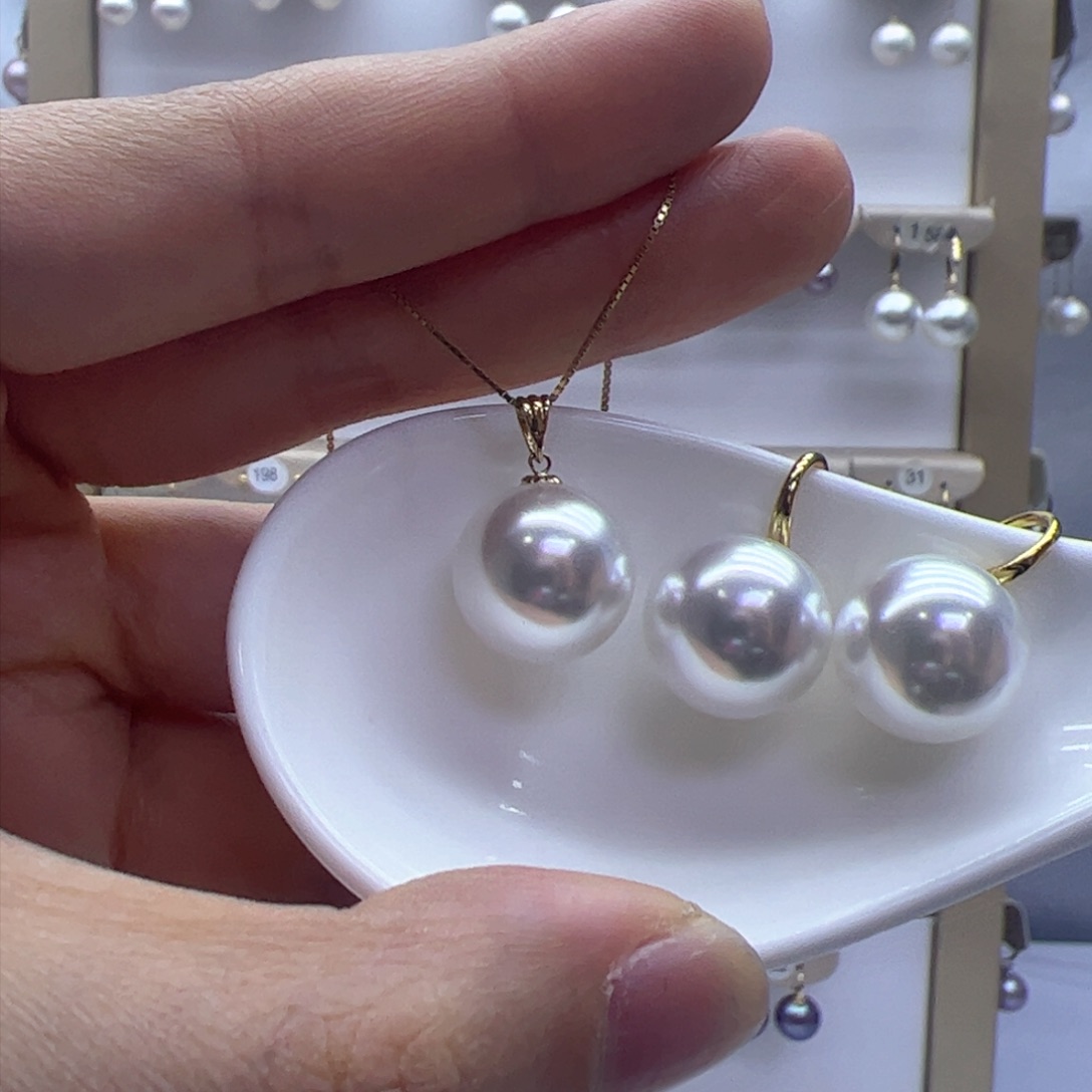 淡水珍珠吊坠(赠链)18K金镶嵌