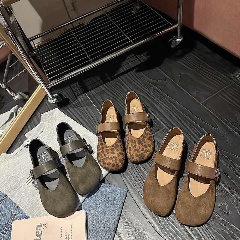 【张领领推荐】TS休闲女鞋2025秋季新款复古一脚蹬单鞋MTB57777-W