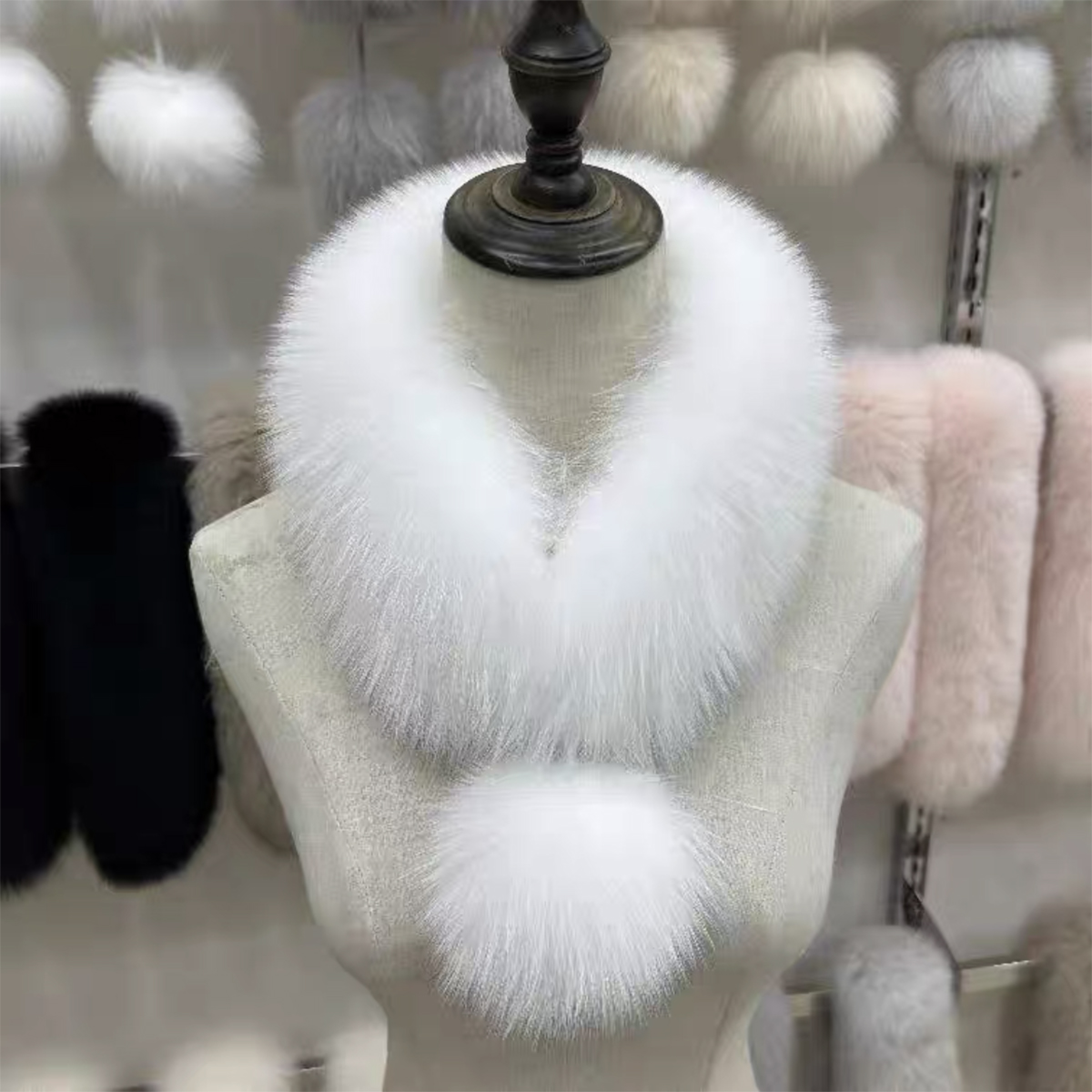 狐狸毛绒围巾围脖女2024秋冬新款高级感百搭加厚仿皮草配大衣
