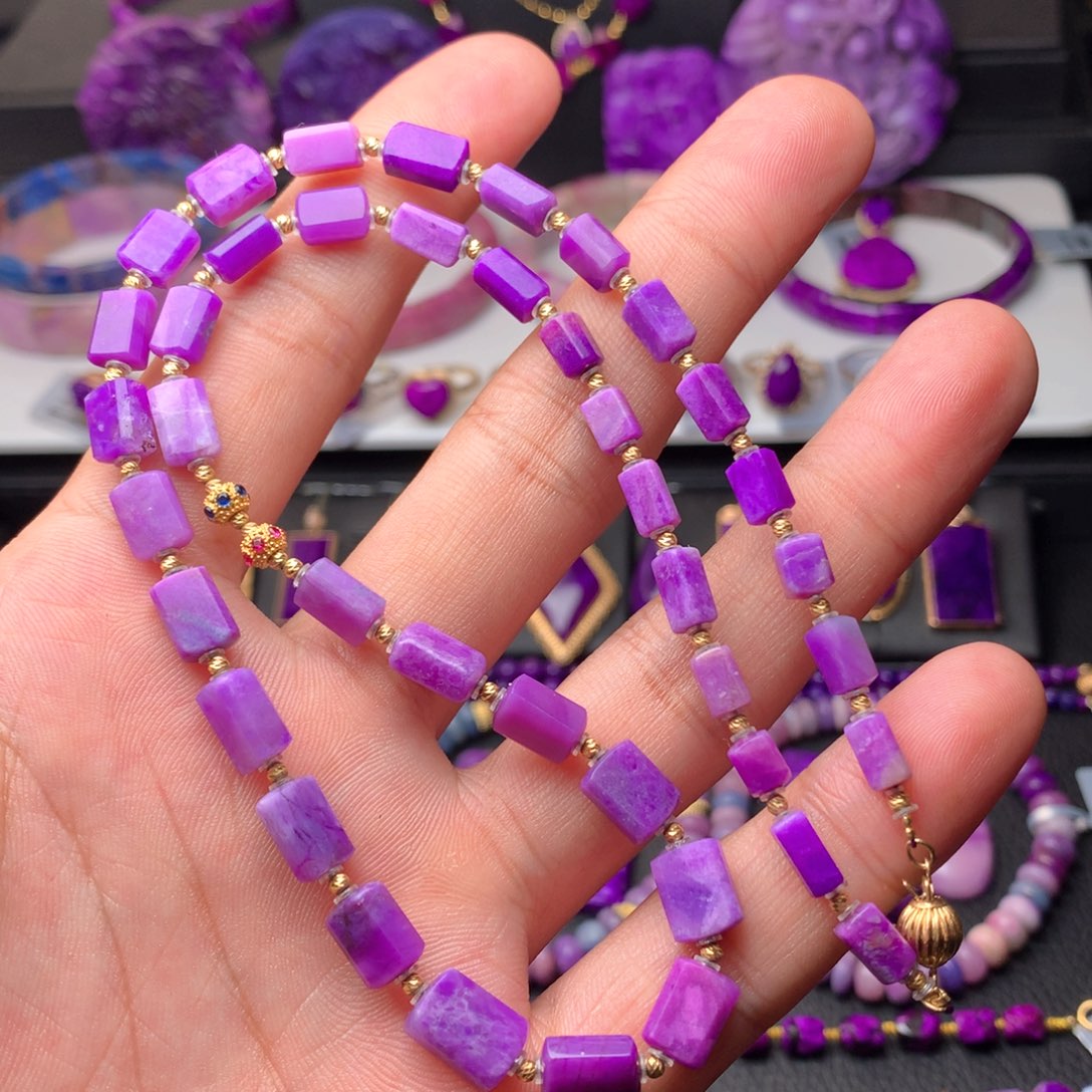 苏纪石（舒俱来）项链18K金镶嵌