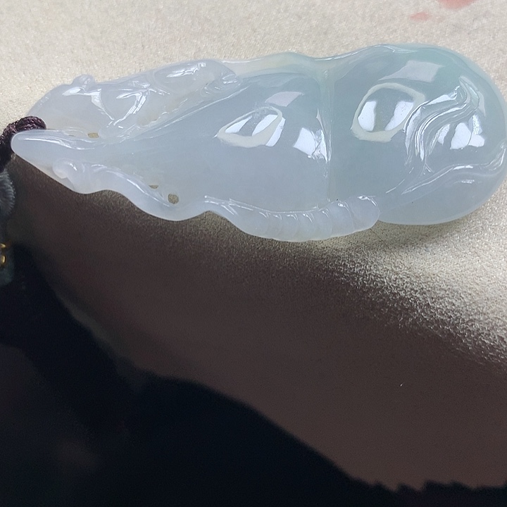 翡翠颈饰未镶嵌吊坠