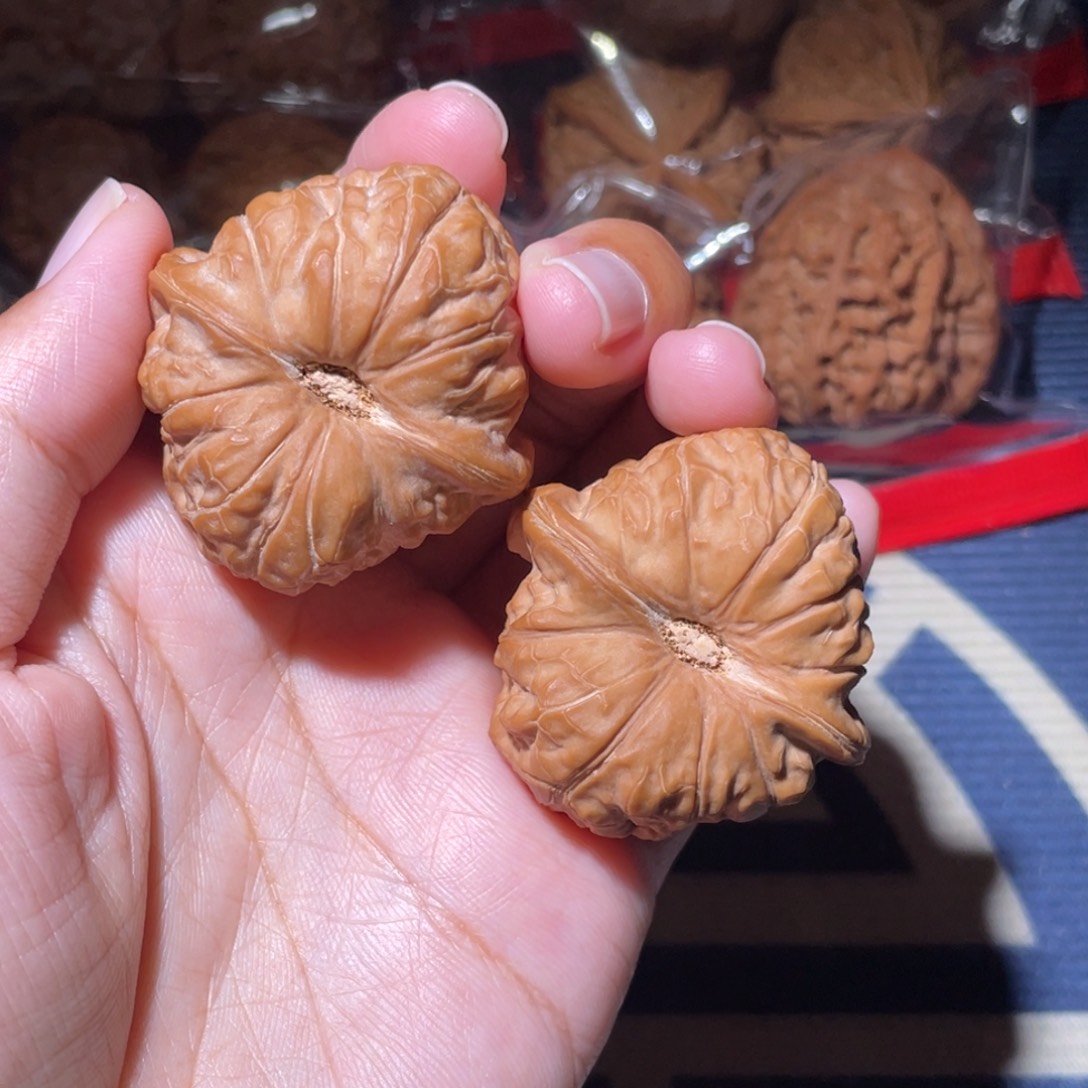 佳***神文玩核桃吊坠原装凹底南瓜41