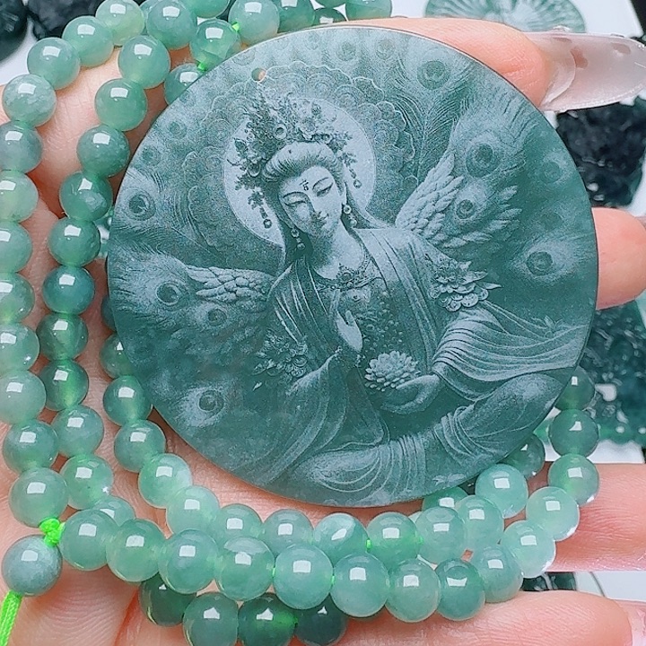 翡翠未镶嵌颈饰天然的A货翡翠多样性发其一 