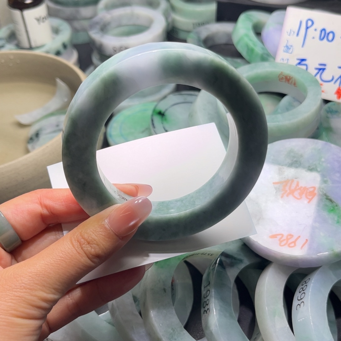 定制翡翠翡翠手镯未镶嵌