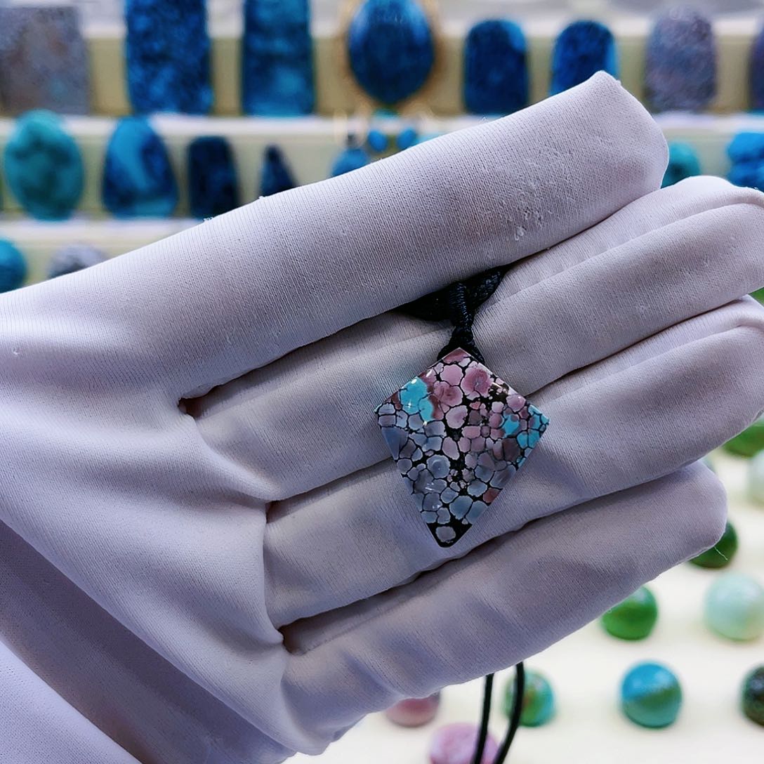 绿松石颈饰未镶嵌小****@