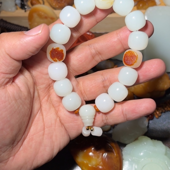 和田玉颈饰未镶嵌