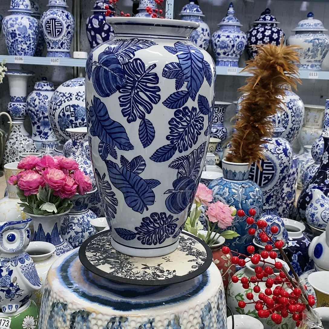 【闪购商品】摆件芭蕉叶萝卜瓶瓷器…………………………