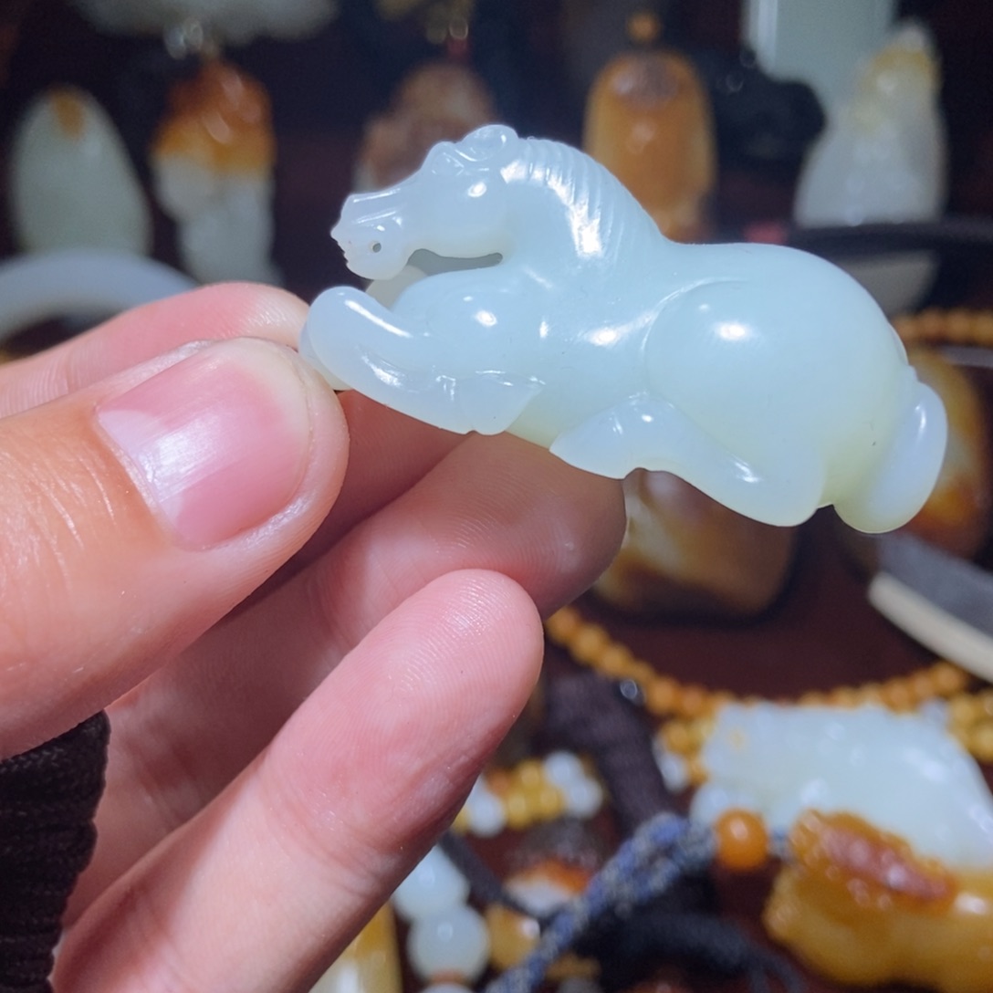 和田玉颈饰未镶嵌社**氓