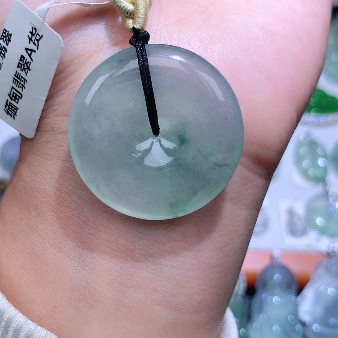 翡翠未镶嵌颈饰扣子