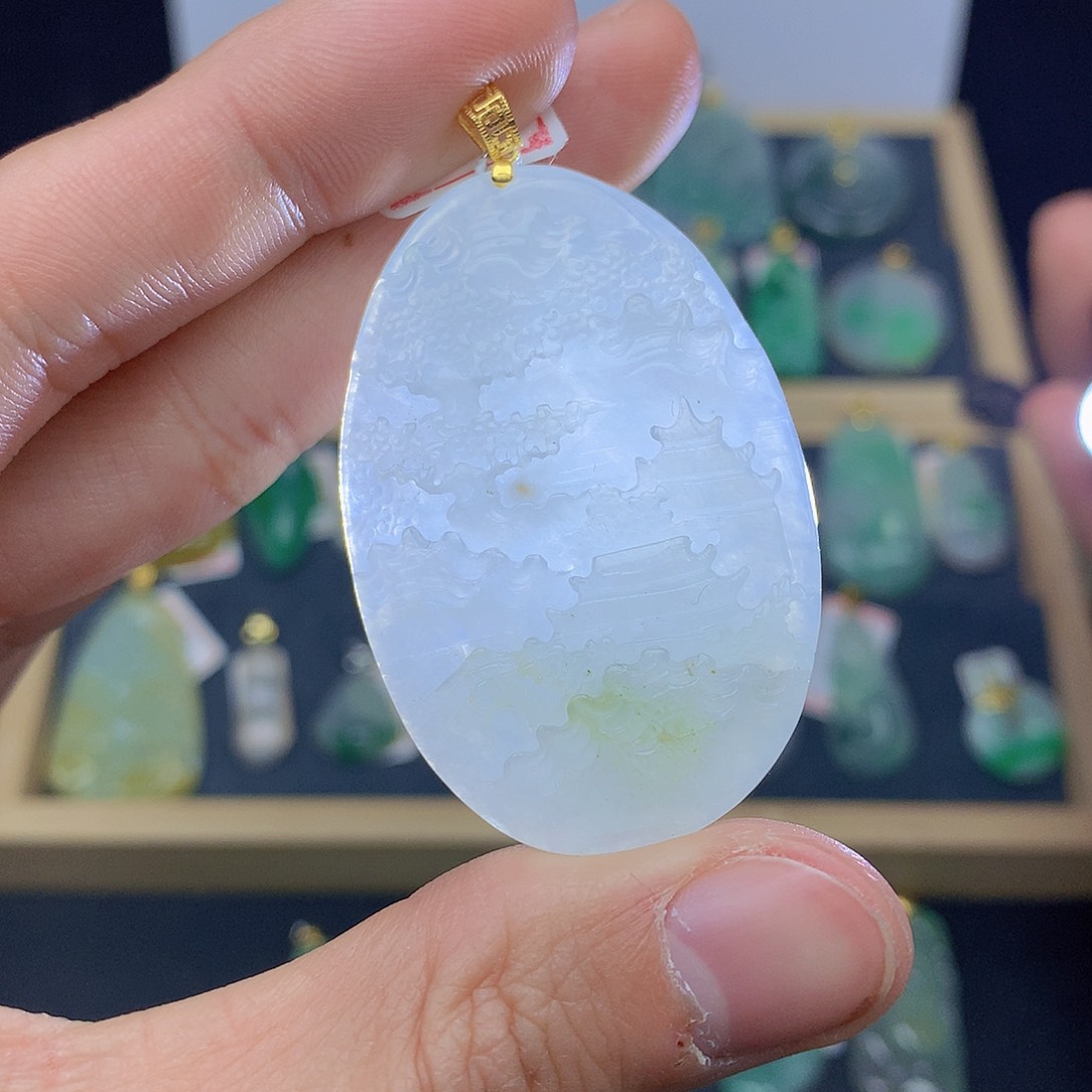 翡翠颈饰18K金镶嵌翡翠