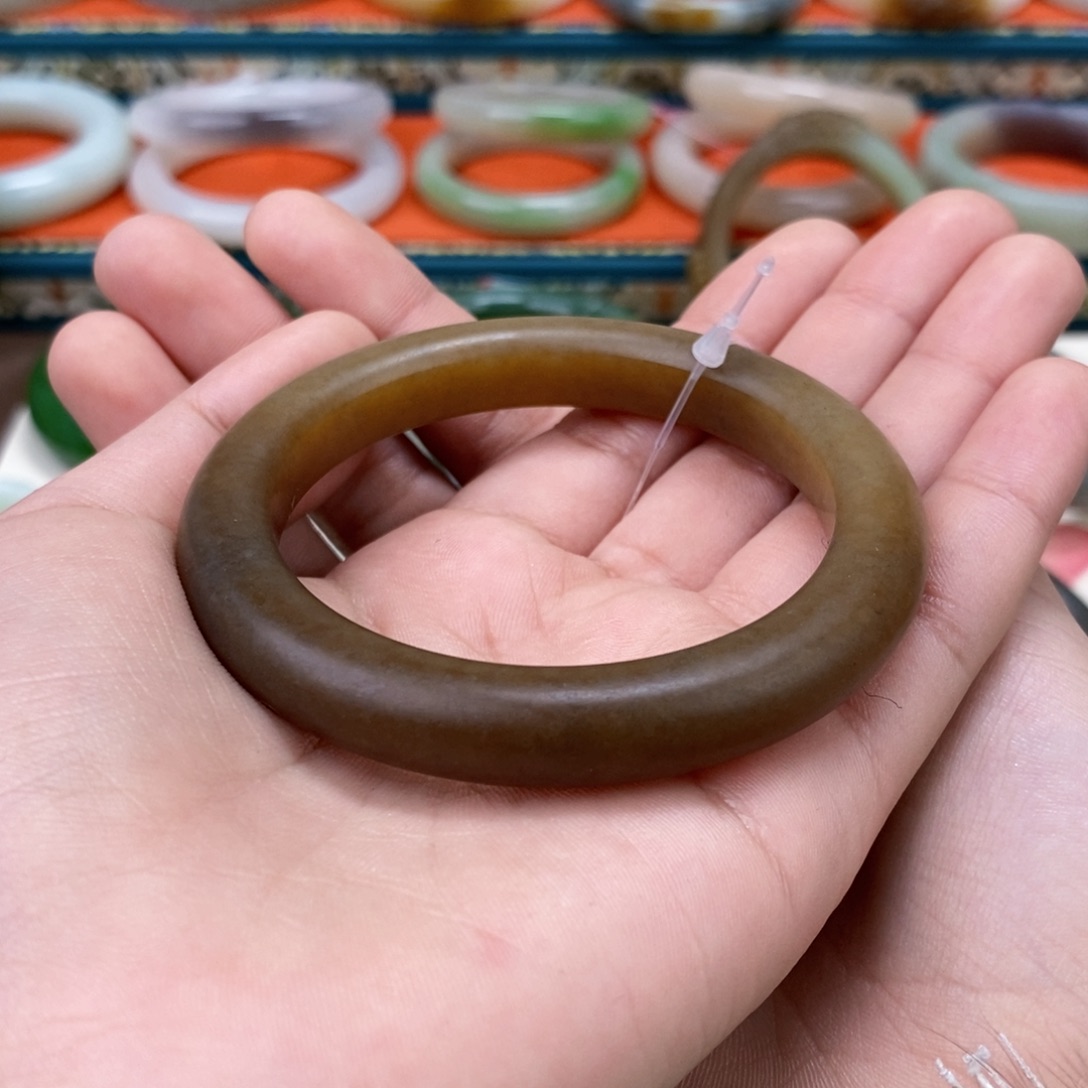 和田玉手镯 未镶嵌梦****）