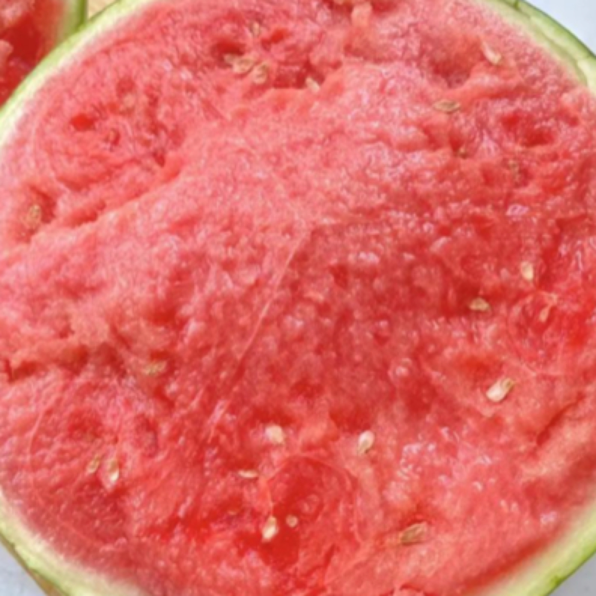 李梦水果 冰糖麒麟瓜一颗6-12斤有些会有籽（如果收到西瓜是裂开摔开的直接给骑手拒收）西瓜同城配云南省