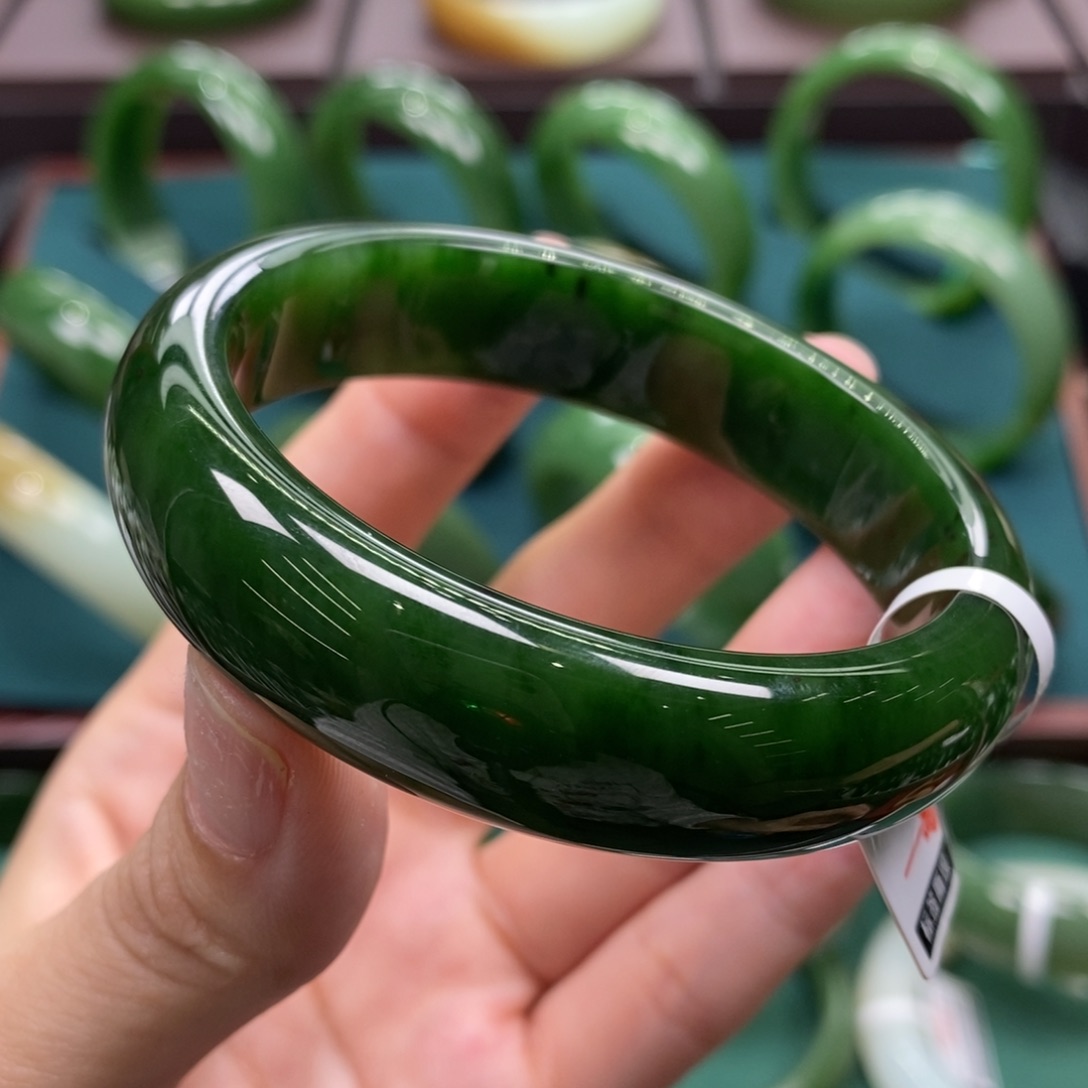 和田玉（碧玉）未镶嵌手镯5556