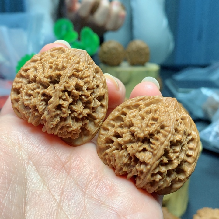 文玩核桃吊坠满天星狮子头40