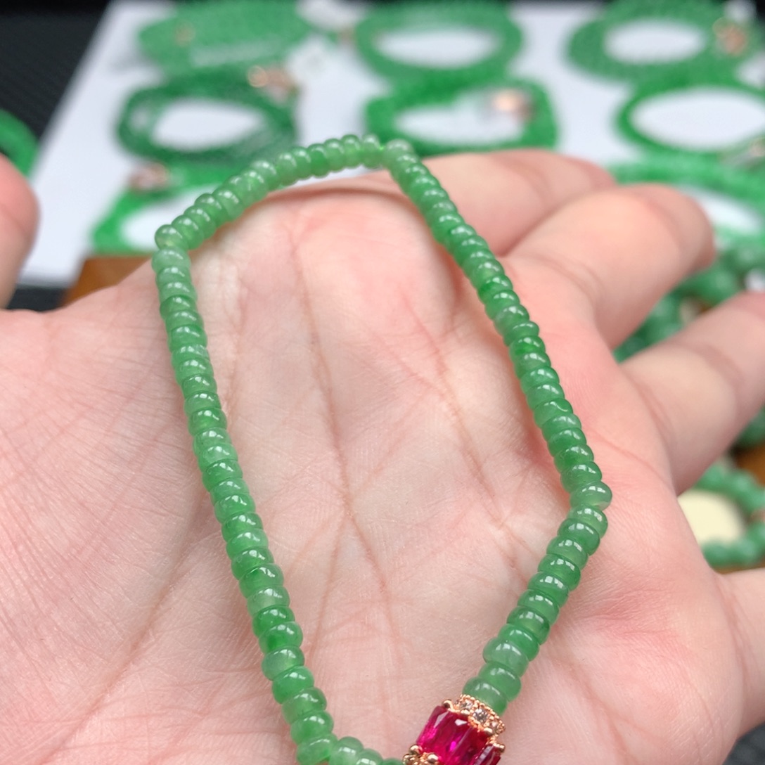 翡翠手链未镶嵌翡翠