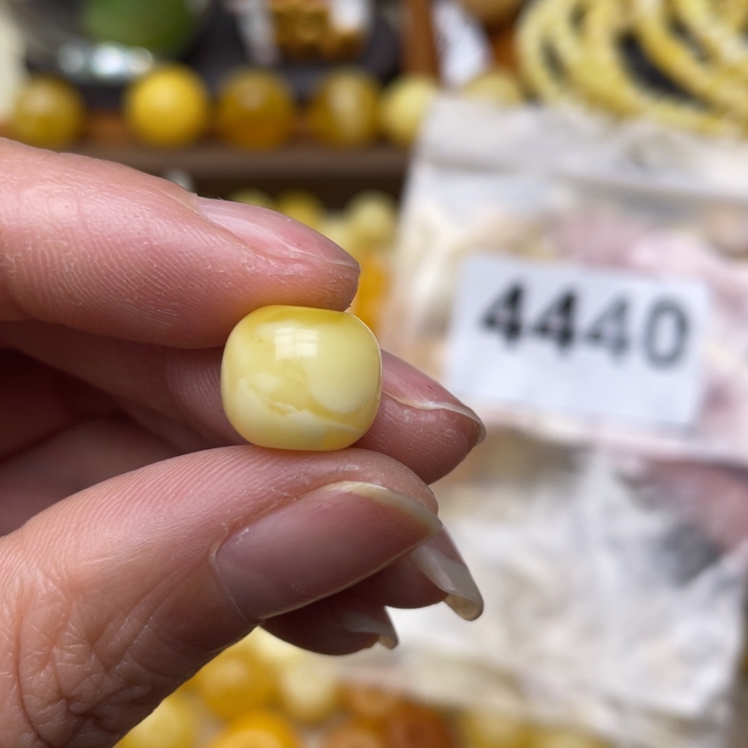 蜜蜡珠宝奇石未镶嵌粉点11.8