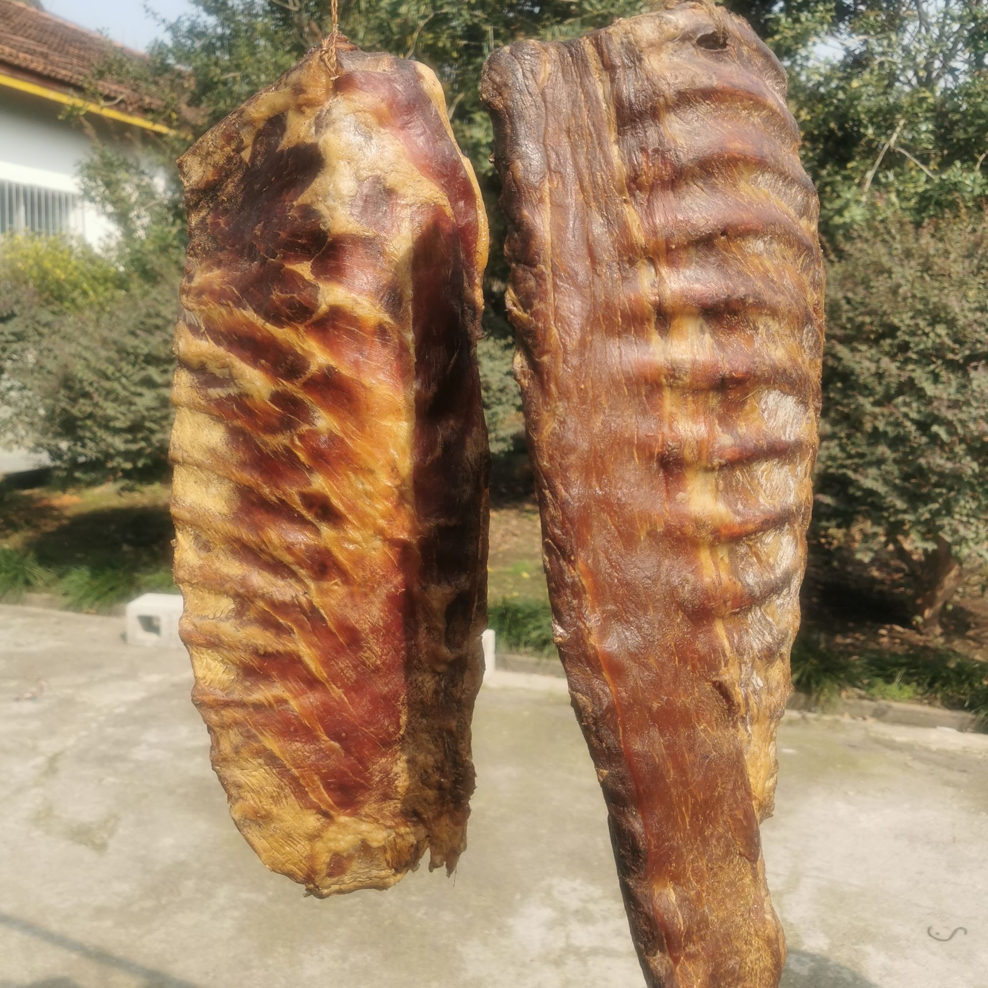 湘西深山农家腊排骨烟熏腊肉，橘子树慢熏，传统手工腌制，醇厚腊香