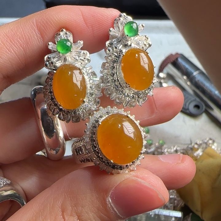 定制翡翠未镶嵌翡翠