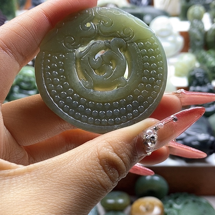 和田玉颈饰未镶嵌