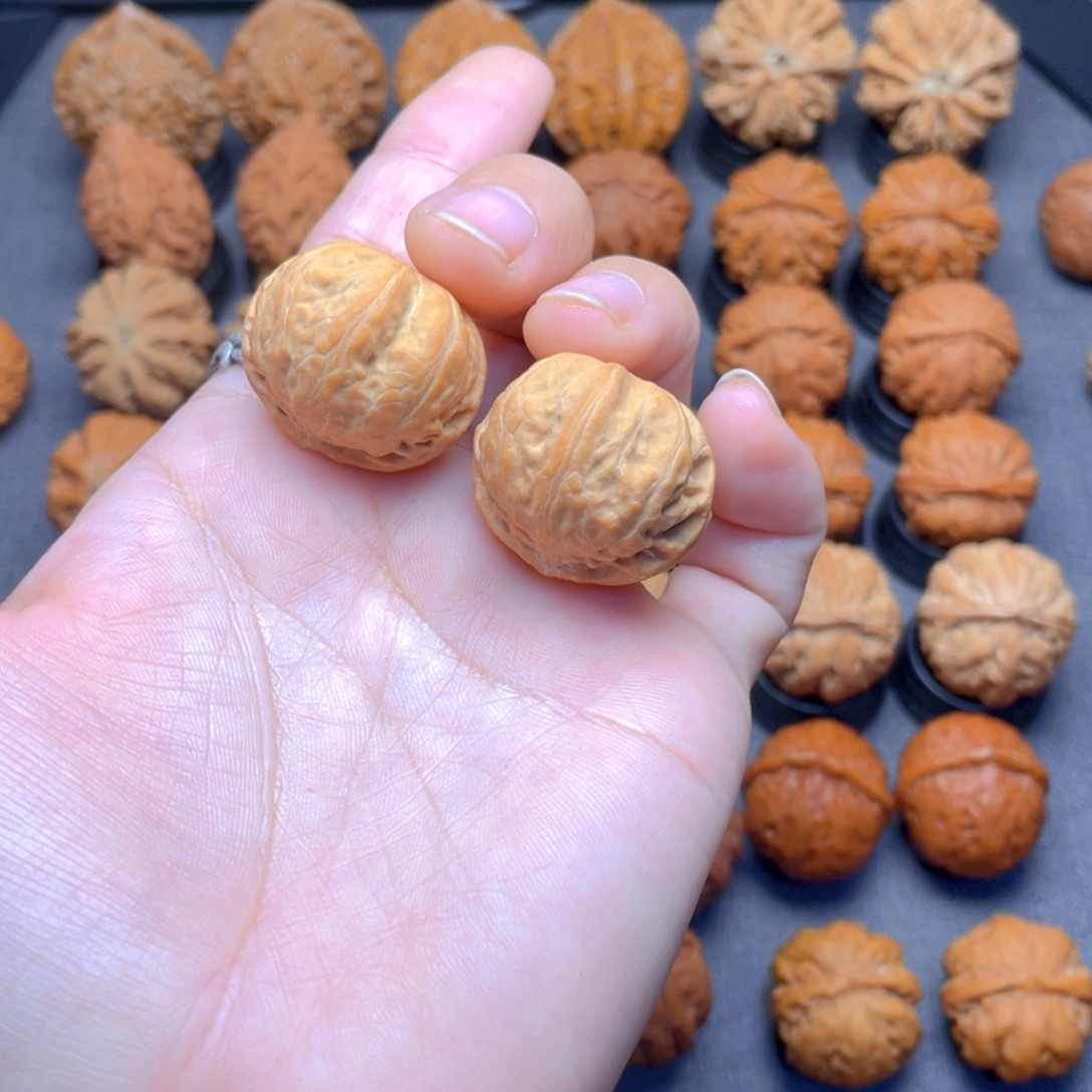 王***森核桃文玩把件磨盘南瓜墩