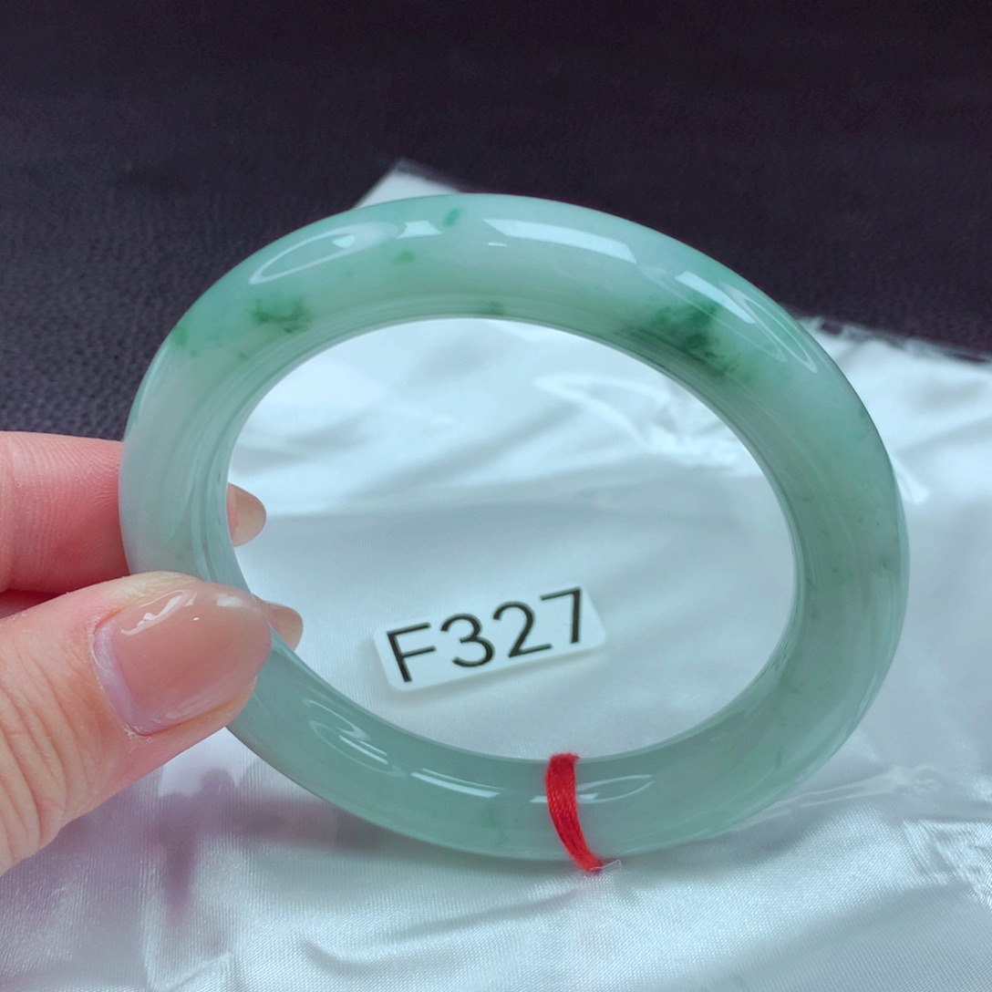 翡翠手镯未镶嵌手镯88