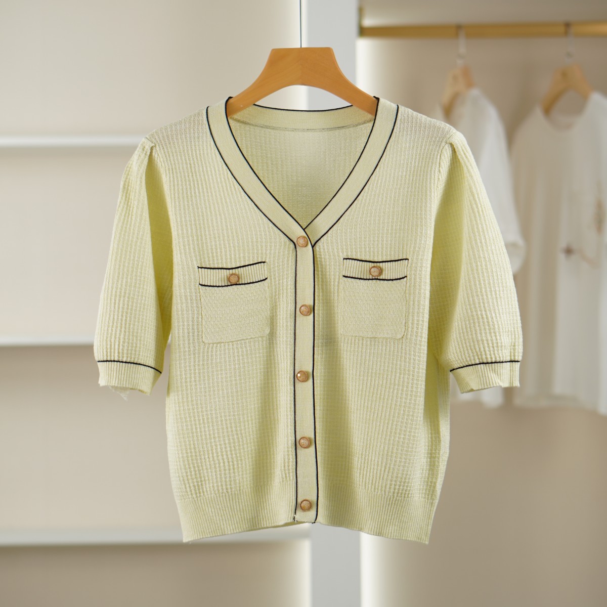 麦迪尚品【秋S】5051108 夏季简约温柔百搭短袖针织上衣优雅小衫