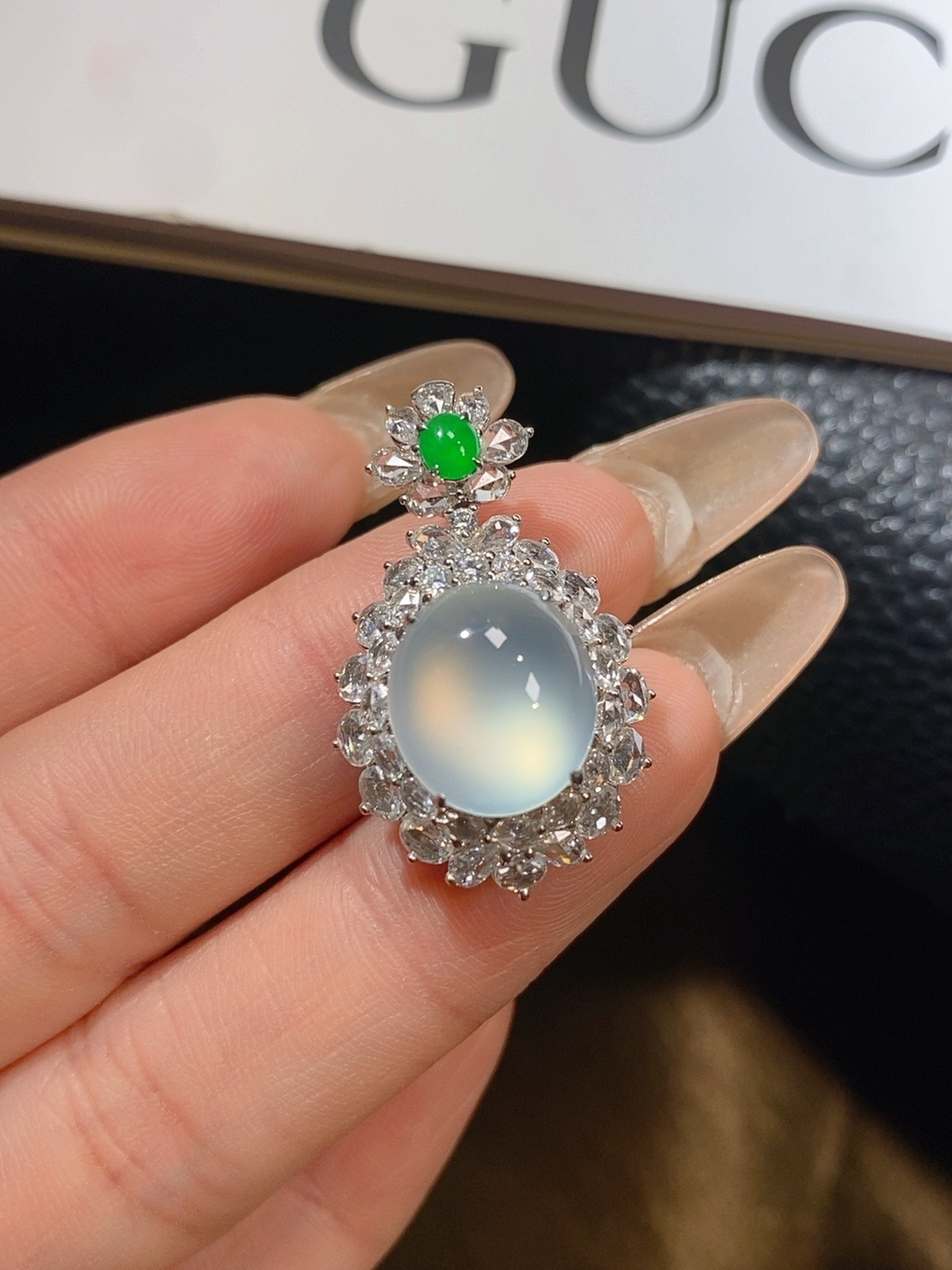 【拾玥珠宝】天然缅甸翡翠A货 高冰蛋面吊坠