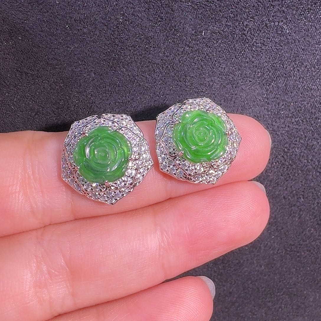 翡翠未镶嵌耳饰玫瑰