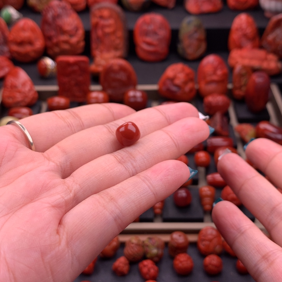 南红玛瑙南红川料原矿老型9.3mm未镶嵌