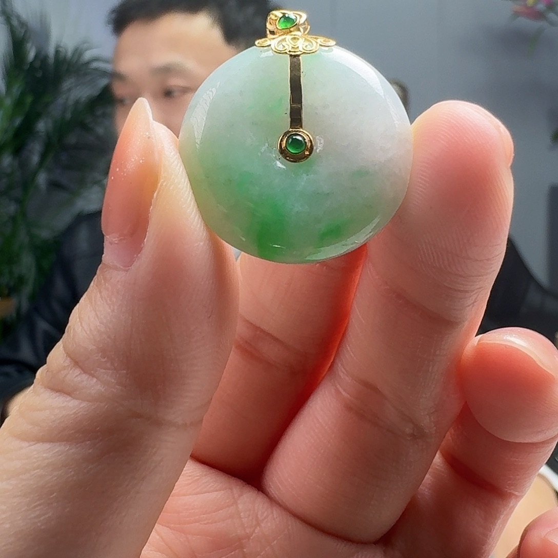 翡翠吊坠(不含链)18K金镶嵌天然