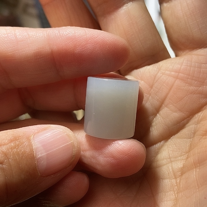 夏***叶和田玉未镶嵌颈饰