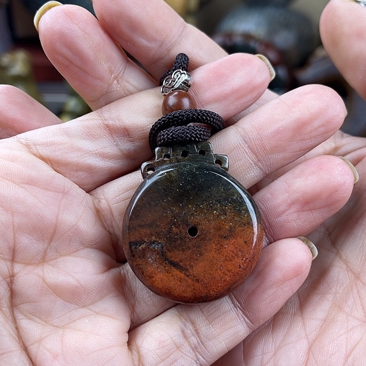 岫岩河磨玉（透闪石质玉）吊坠(不含链)未镶嵌