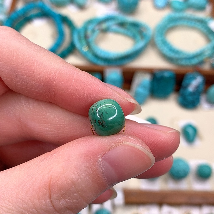 绿松石配饰未镶嵌