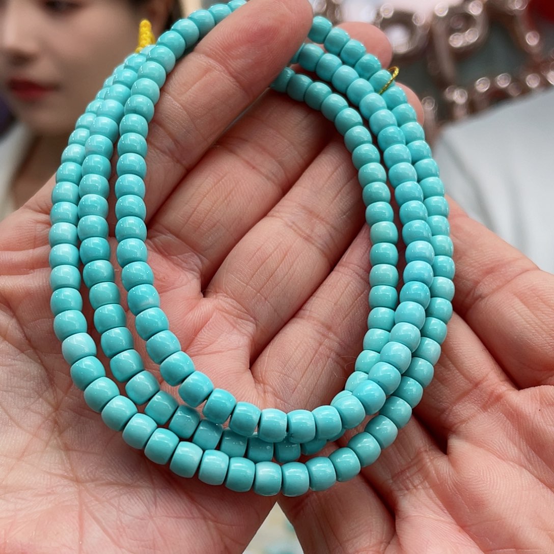 绿松石颈饰未镶嵌