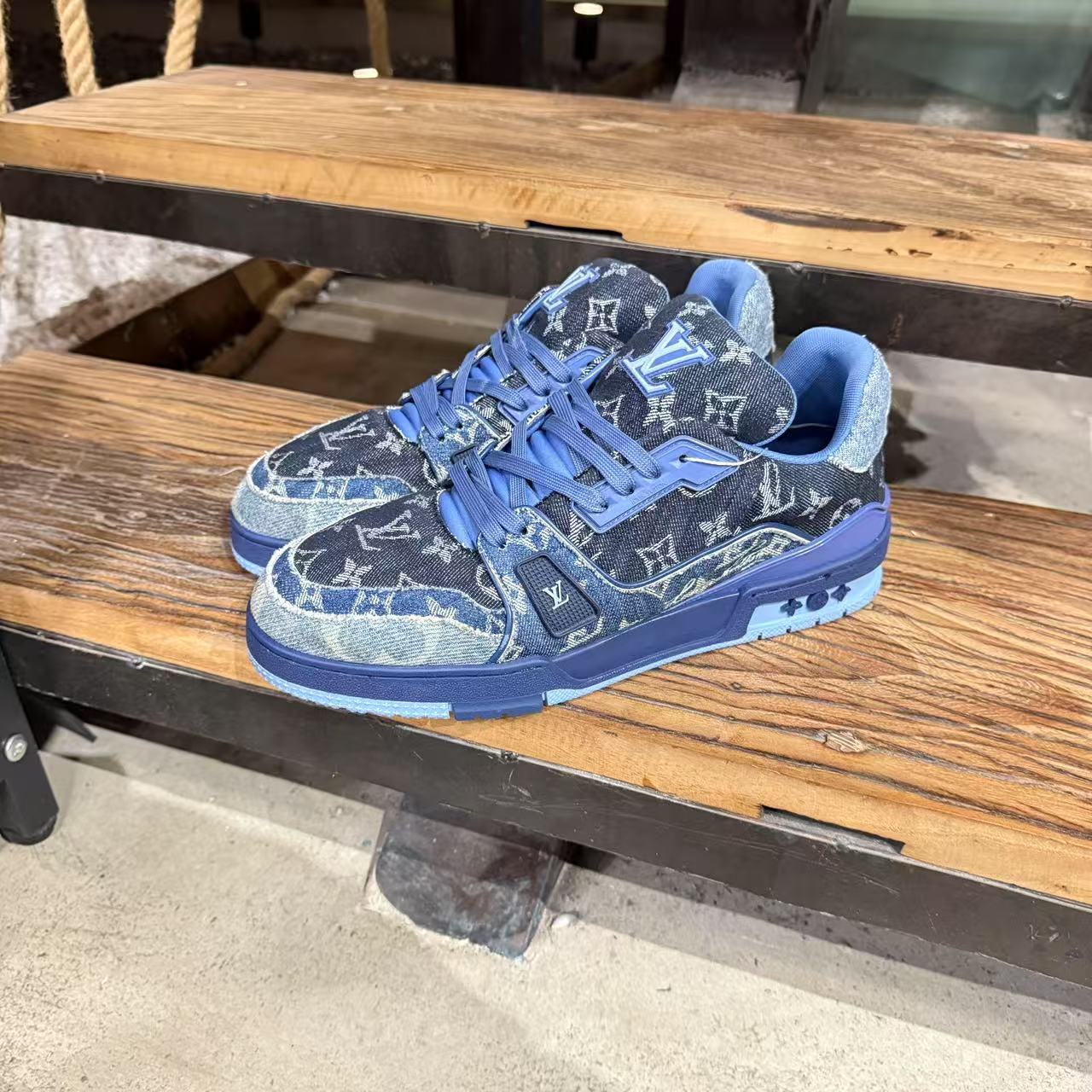 99新 LouisVuitton/路易威登 破坏蓝牛仔trainer奢鞋