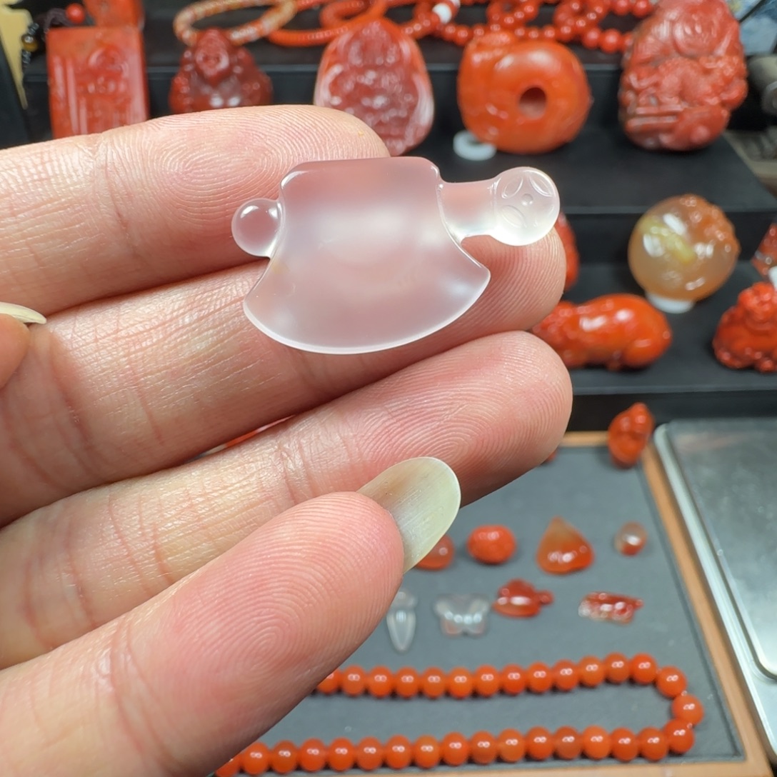 南红玛瑙未镶嵌颈饰