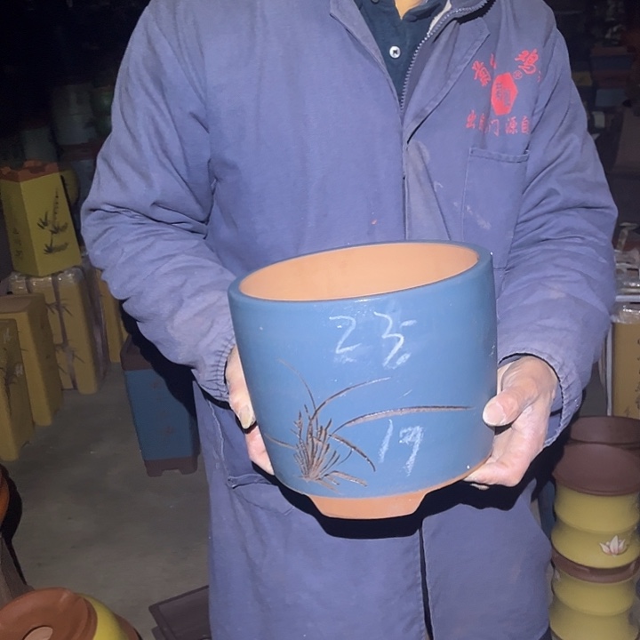 紫砂花盆紫砂花盆和一