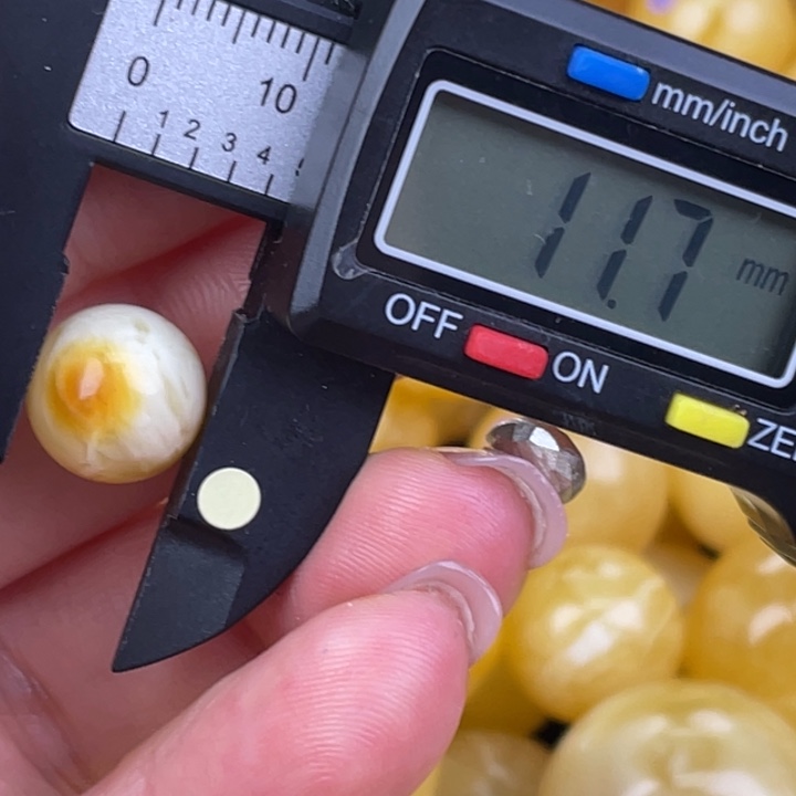 蜜蜡未镶嵌裸石1085