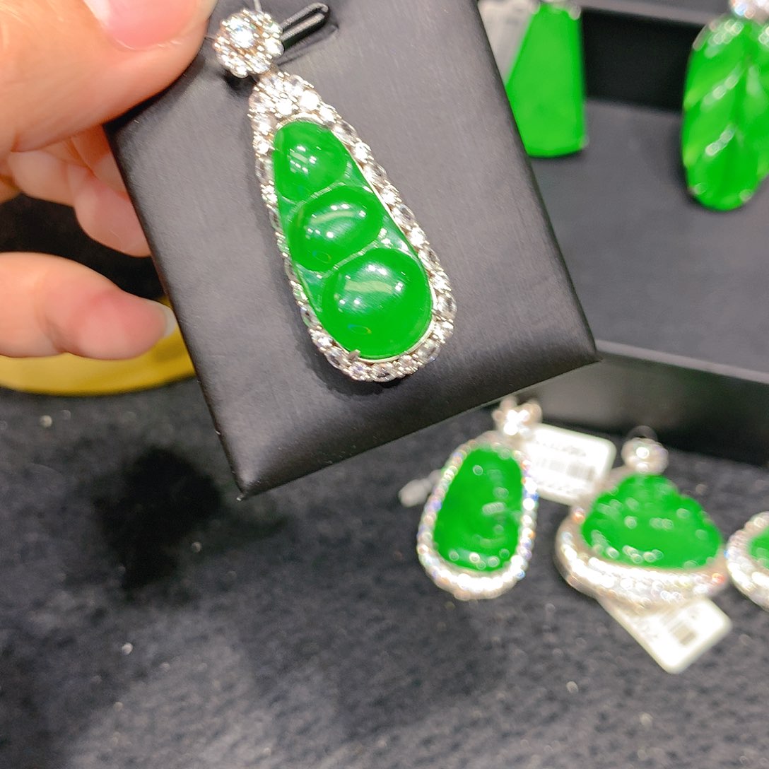 颈饰银S925镶嵌翡翠008855